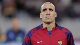 Oriol Romeu: Barcelona midfielder dealing with knee issue which has contributed to poor performances