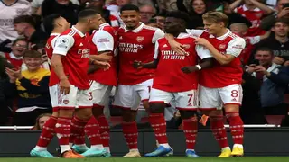 Saka sinks troubled Liverpool as Arsenal regain top spot