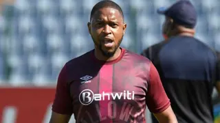 Thandani Ntshumayelo looks to get his career back on track, footballer's father helps turn his life around