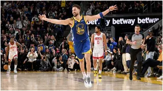 Klay Thompson 42-point display lifts the Warriors past the Rockets