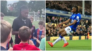 Little Kids Mob Alex Iwobi for Autographs, Recreates His Goal Celebration Against Man United