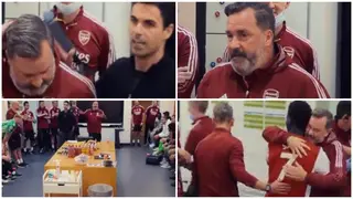 Footage of Photographer & Lifelong Arsenal Fan Giving Emotional Team Talk Before North London Derby Emerges