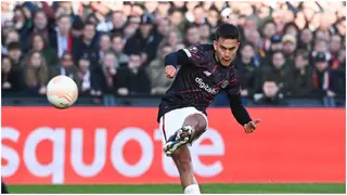 Paulo Dybala subbed off injured in Roma v Feyenoord game