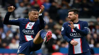 Could troubled PSG throw away French title?
