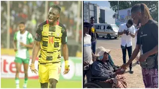 Heartwarming video of Ghana defender sharing money to physically challenged on the streets of Accra spotted