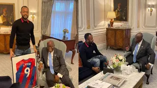 Black Stars forward meets Ghana President in London, gifts him framed jersey