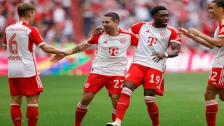Bayern beat Cologne to delay Leverkusen title party