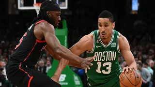 Malcolm Brogdon stars in Boston’s win over Toronto Raptors as Celtics clinch second seed in East