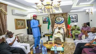 Nwankwo Kanu Visits Top Nigerian Governor, Gives him Awesome Super Eagles Adorable Jersey