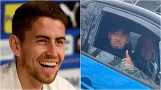 Jorginho busts teammate taking driving lesson, his reaction is hilarious