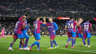 Barcelona end 2-game losing streak after coming from behind to beat Valencia at Camp Nou