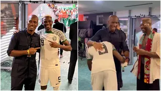 Victor Osimhen spotted trying to prostrate to Drogba after Nigeria beat Ivory Coast