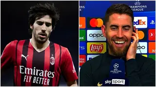 Hilarious footage shows Jorginho laughing at Sandro Tonali as he complains about referee decisions
