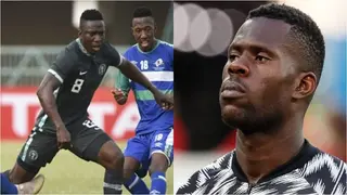 Super Eagles Star Jokingly Confronts Nigerian Teammate Who Claims He's 22 But Doesn't Look His Age