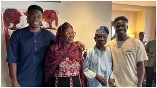 Fans Say the Same Thing After Careful Look at Bukayo Saka and His Grandparents, photo