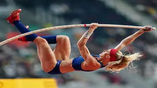 Who holds the pole vault world record for women? Find out here!