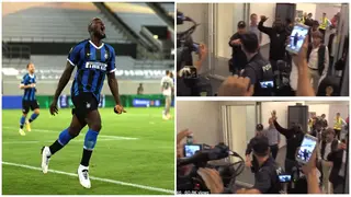 Inter Milan Fans Give Romelu Lukaku Heroic Welcome on His Return to San Siro