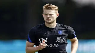 Matthijs de Ligt's salary, house, cars, contract, dating, net worth, age, stats, latest news