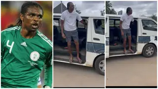 Nwankwo Kanu: Super Eagles Legend Acts As Bus Conductor on the Streets of Nigeria, Video Goes Viral