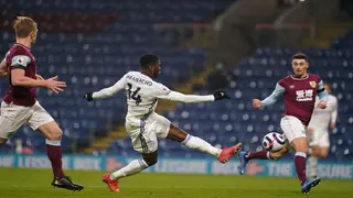 2 days after scoring a stunner for Leicester City, Nigerian star shows off swimming skills during training