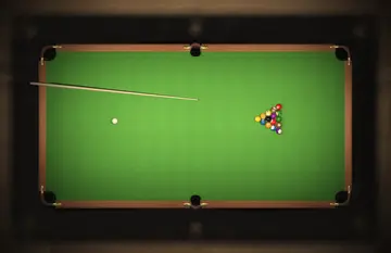 Are pool balls bigger than snooker balls?