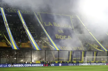 Fans of Boca Juniors had little to cheer as their team drew 0-0 with Brazilian club Palmeiras in the first-leg of their Copa Libertadores semi-final on Thursday.