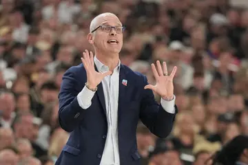 Dan Hurley giving instructions in a game