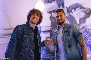 Kante, Giroud, others come out to support Luiz and Willian's new restaurant