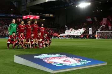 Liverpool players lines up