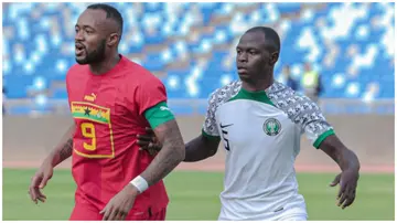 Benjamin Tanimu marks Jordan Ayew during international friendly game between Nigeria and Ghana. Photo: @OgaNlaMedia.