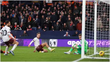 Jack Grealish scores the winning goal during the Premier League match between Luton Town and Manchester City at Kenilworth Road. Photo by Marc Atkins.