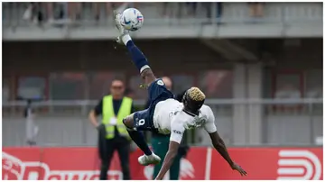 Victor Osimhen in action during the Serie A match between AC Monza and SSC Napoli. Photo: Francesco Scaccianoce.