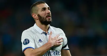Karim Benzema of Real Madrid celebrates scoring his sides first goal during the UEFA Champions League Group F match against Borussia Dortmund at the Bernabeu on December 7, 2016 in Madrid, Spain. (Photo by Gonzalo Arroyo Moreno/Getty Images)