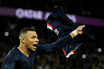 Kylian Mbappe scored a late penalty to secure victory for Paris Saint-Germain