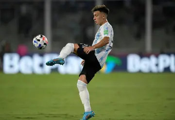 Lisandro Martinez in action for Argentina