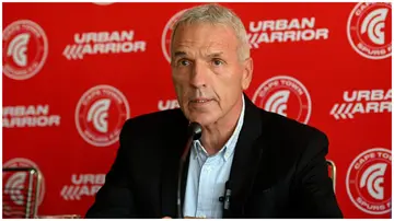 Ernst Middendorp, hired, Cape Town Spurs. 