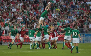 How long is a rugby game, including halftime?