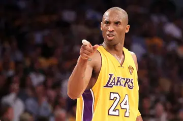 Why did Kobe change his number?