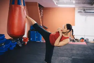 Muay Thai vs Kickboxing stance