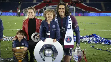 Does Cavani have a son?