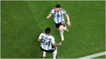 Lionel Messi, Enzo Fernandez, Argentina, Mexico, 2022 World Cup.