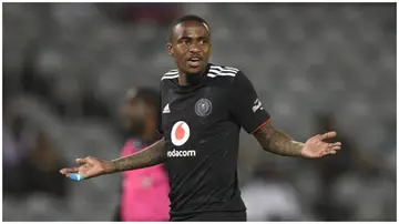 Thembinkosi Lorch, Orlando Pirates, Mamelodi Sundowns, PSL