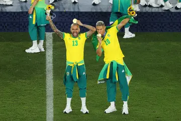 Dani Alves, Richarlison, Brazil, 2022 World Cup, handshake, bromance, friends