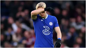 Mykhaylo Mudryk looks dejected after the Aston Villa second goal during the Premier League match between Chelsea FC and Aston Villa at Stamford Bridge. Photo by Marc Atkins.