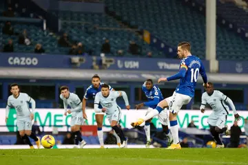 Everton vs Chelsea: Gylfi Sigurdsson scores in 1-0 defeat for Stamford Bridge landlords