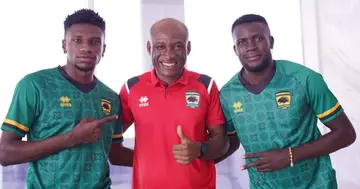Coach Prosper Narteh and new Cameroon signing. SOURCE: Twitter/ @AsanteKotoko_SC