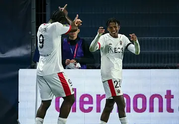 Hicham Boudaoui (R) celebrates after scoring Nice's winning goal against Clermont
