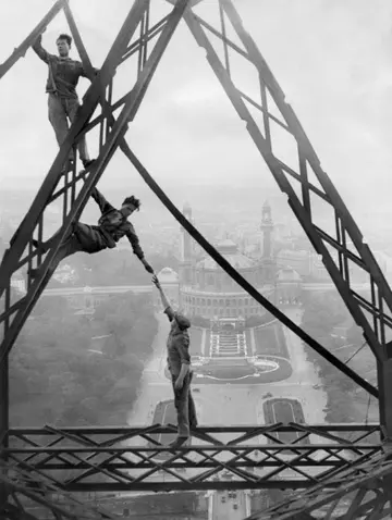 It turns out nobody died during the construction of the Eiffel Tower