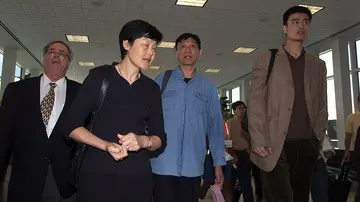 Yao Ming's parents and the Chinese government