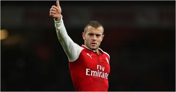 Jack Wilshere salutes the fans at the end of the Premier League match between Arsenal and Chelsea at Emirates Stadium on January 3, 2018 in London, England. (Photo by Matthew Ashton - AMA/Getty Images)